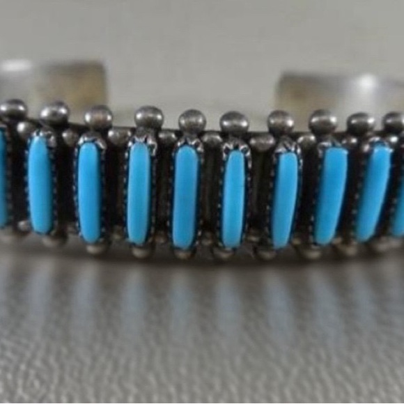 Vintage Native American Petite Point Cuff signed by Zuni Artist - Picture 3 of 5